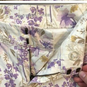 Old Navy Printed Pixie Floral Purple Jeans Chino Slim sturdy soft cotton. Size 4